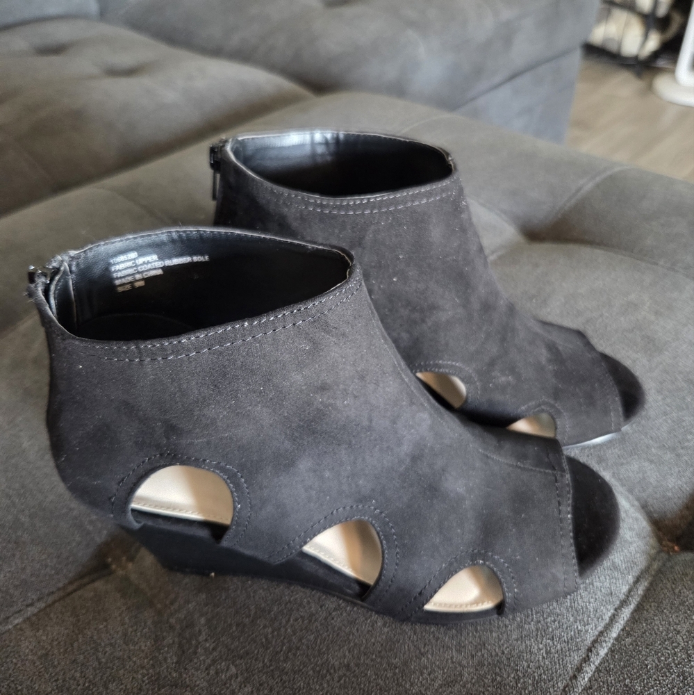 Torrid Wedges
